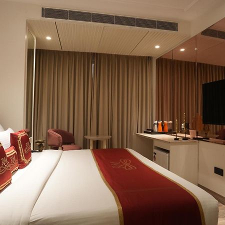 Hotel Stamps Red Martin By Eight Continents - 70 Steps From Golden Temple Amritsar Zewnętrze zdjęcie