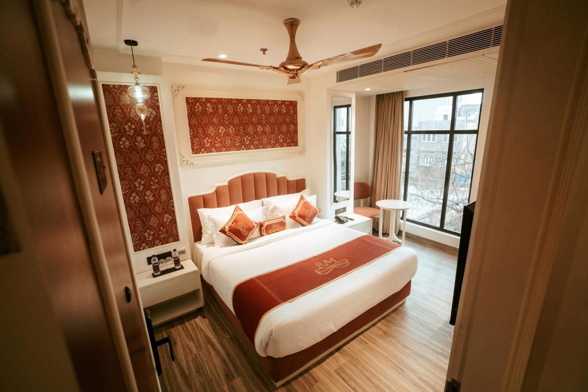 Hotel Stamps Red Martin By Eight Continents - 70 Steps From Golden Temple Amritsar Zewnętrze zdjęcie