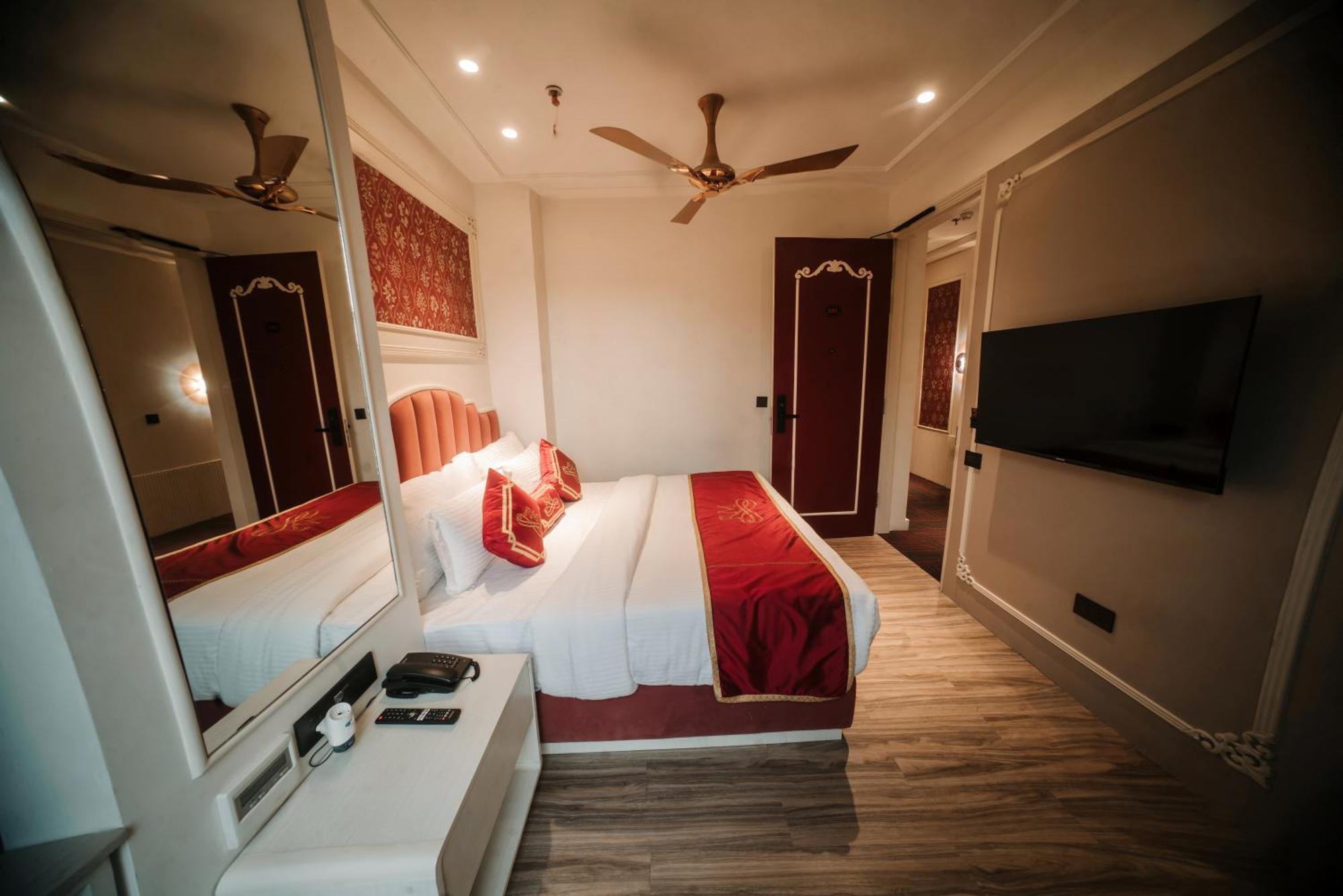 Hotel Stamps Red Martin By Eight Continents - 70 Steps From Golden Temple Amritsar Zewnętrze zdjęcie