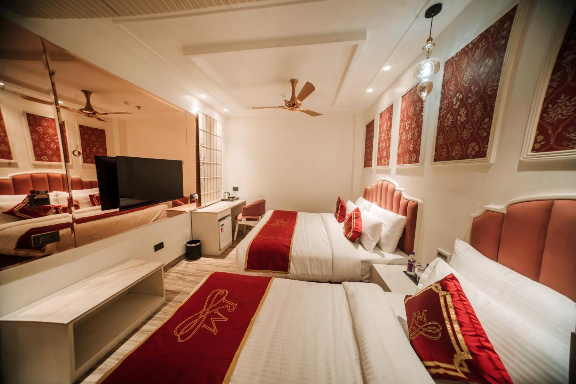 Hotel Stamps Red Martin By Eight Continents - 70 Steps From Golden Temple Amritsar Zewnętrze zdjęcie