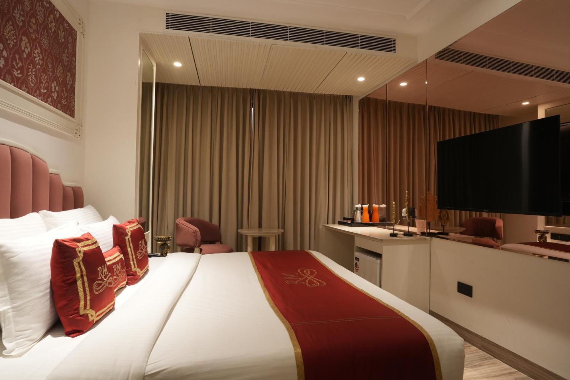 Hotel Stamps Red Martin By Eight Continents - 70 Steps From Golden Temple Amritsar Zewnętrze zdjęcie