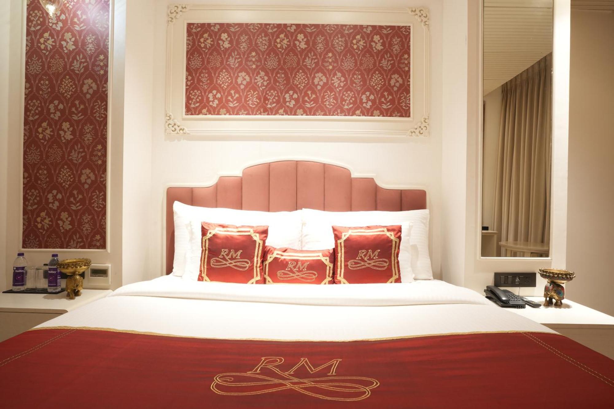 Hotel Stamps Red Martin By Eight Continents - 70 Steps From Golden Temple Amritsar Zewnętrze zdjęcie
