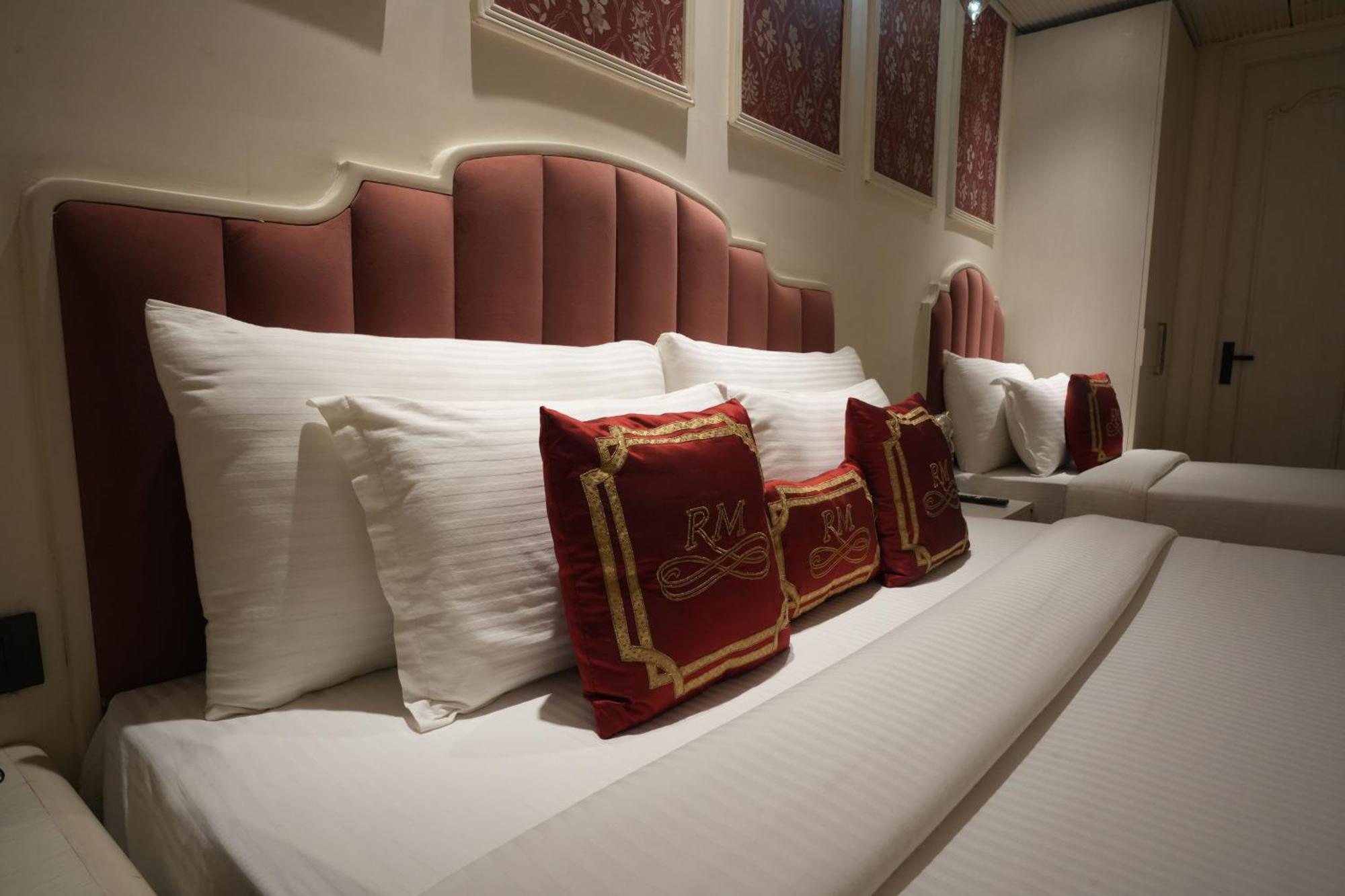 Hotel Stamps Red Martin By Eight Continents - 70 Steps From Golden Temple Amritsar Zewnętrze zdjęcie