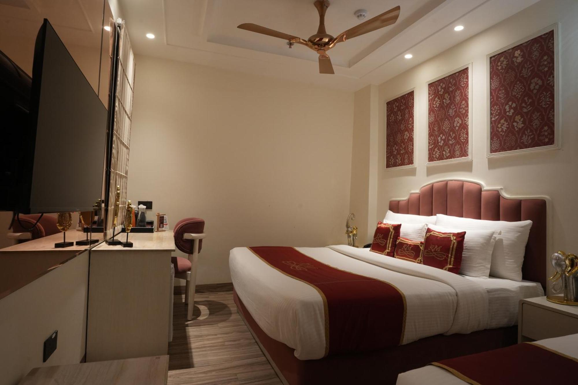 Hotel Stamps Red Martin By Eight Continents - 70 Steps From Golden Temple Amritsar Zewnętrze zdjęcie