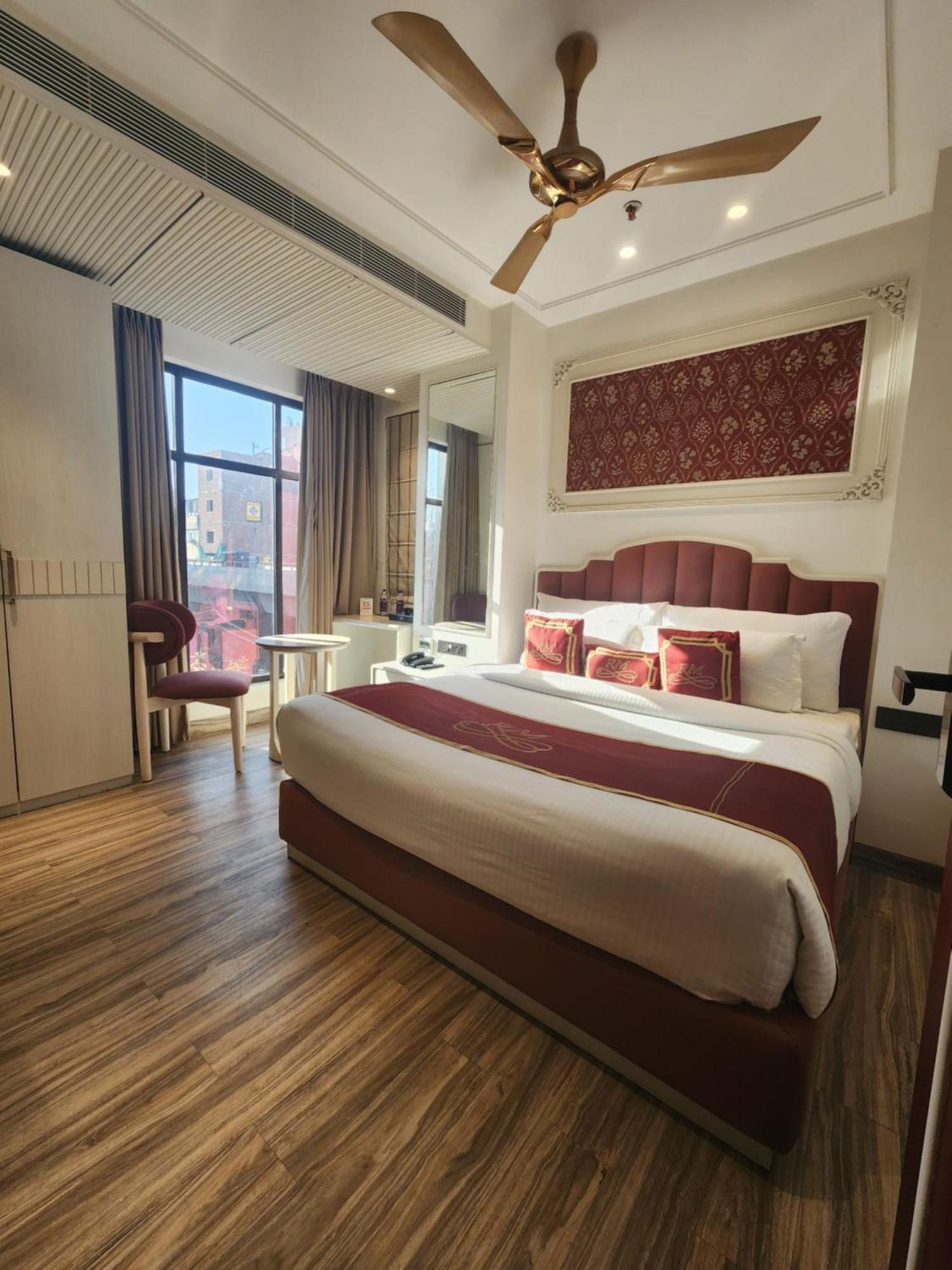 Hotel Stamps Red Martin By Eight Continents - 70 Steps From Golden Temple Amritsar Zewnętrze zdjęcie